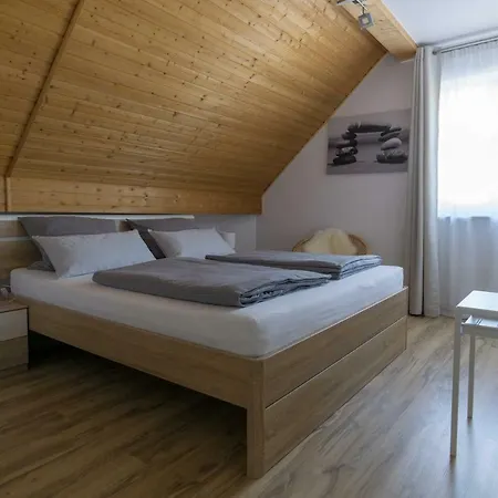 In Finkenhöhe Apartment *